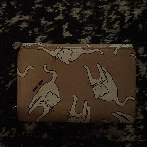 Miu Miu Pink Cat Print Women's Wallet - Picture 2 of 12
